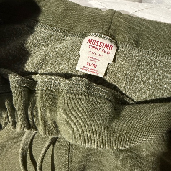 Green Zip-Up Hoodie and Sweatpants Set - Picture 8 of 9